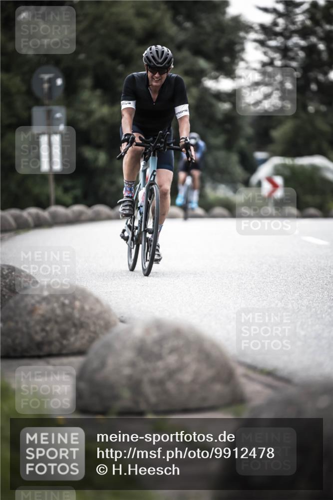 21.06.2026 - 29. Vierlanden-Triathlon H.Heesch http://msf.ph/oto/9912478 21.06.2026 09:55:34 Radfahren 142, 177, 184, 235, 252 meine-sportfotos.de