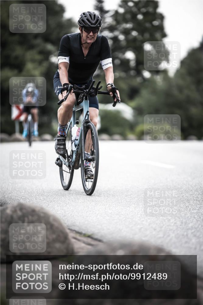 21.06.2026 - 29. Vierlanden-Triathlon H.Heesch http://msf.ph/oto/9912489 21.06.2026 09:55:35 Radfahren 142, 177, 184, 235, 252 meine-sportfotos.de