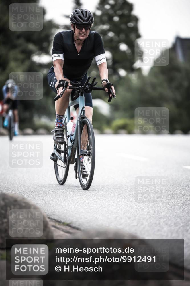 21.06.2026 - 29. Vierlanden-Triathlon H.Heesch http://msf.ph/oto/9912491 21.06.2026 09:55:35 Radfahren 142, 177, 184, 235, 252 meine-sportfotos.de