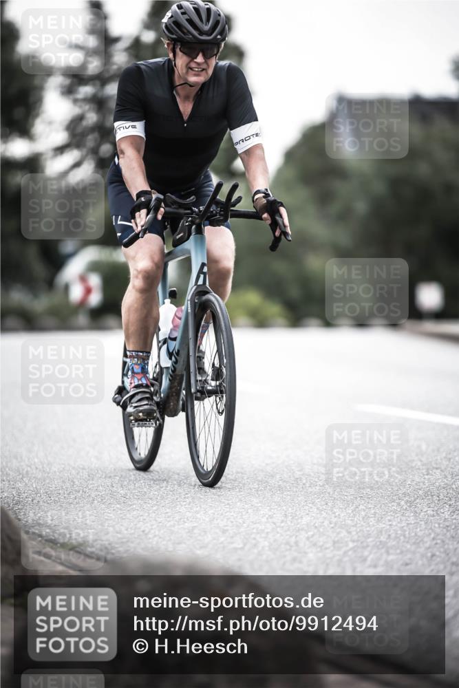21.06.2026 - 29. Vierlanden-Triathlon H.Heesch http://msf.ph/oto/9912494 21.06.2026 09:55:35 Radfahren 142, 177, 184, 235, 252 meine-sportfotos.de