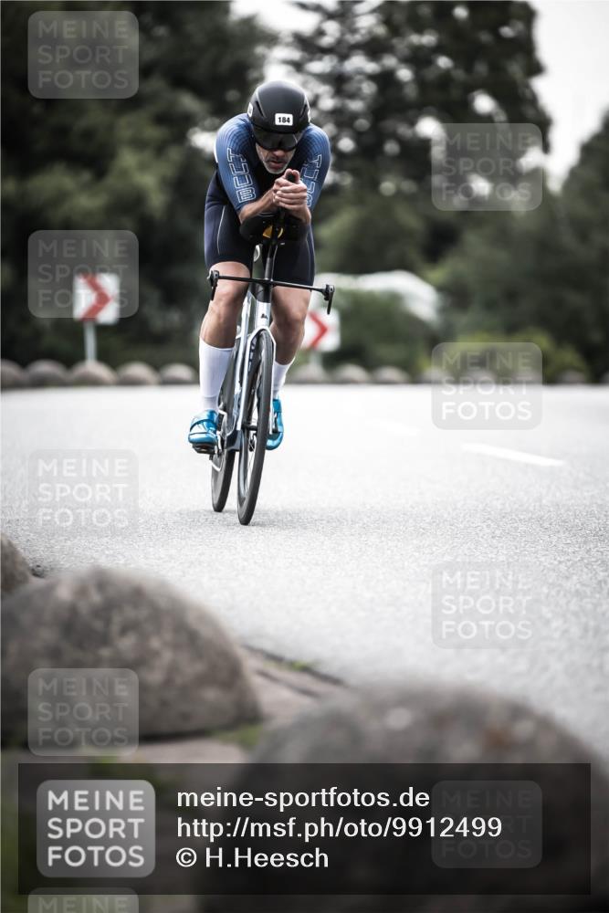 21.06.2026 - 29. Vierlanden-Triathlon H.Heesch http://msf.ph/oto/9912499 21.06.2026 09:55:37 Radfahren 142, 177, 184, 235, 252 meine-sportfotos.de