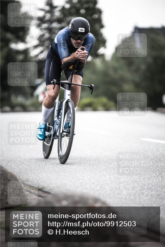 21.06.2026 - 29. Vierlanden-Triathlon H.Heesch http://msf.ph/oto/9912503 21.06.2026 09:55:37 Radfahren 142, 177, 184, 235, 252 meine-sportfotos.de