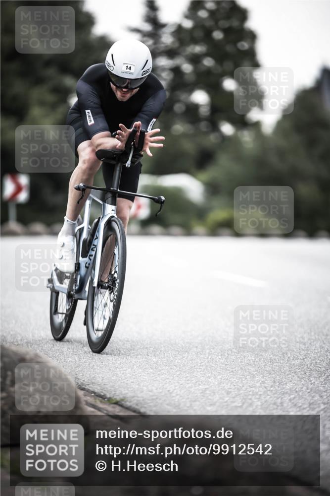 21.06.2026 - 29. Vierlanden-Triathlon H.Heesch http://msf.ph/oto/9912542 21.06.2026 09:56:23 Radfahren 14, 103 meine-sportfotos.de