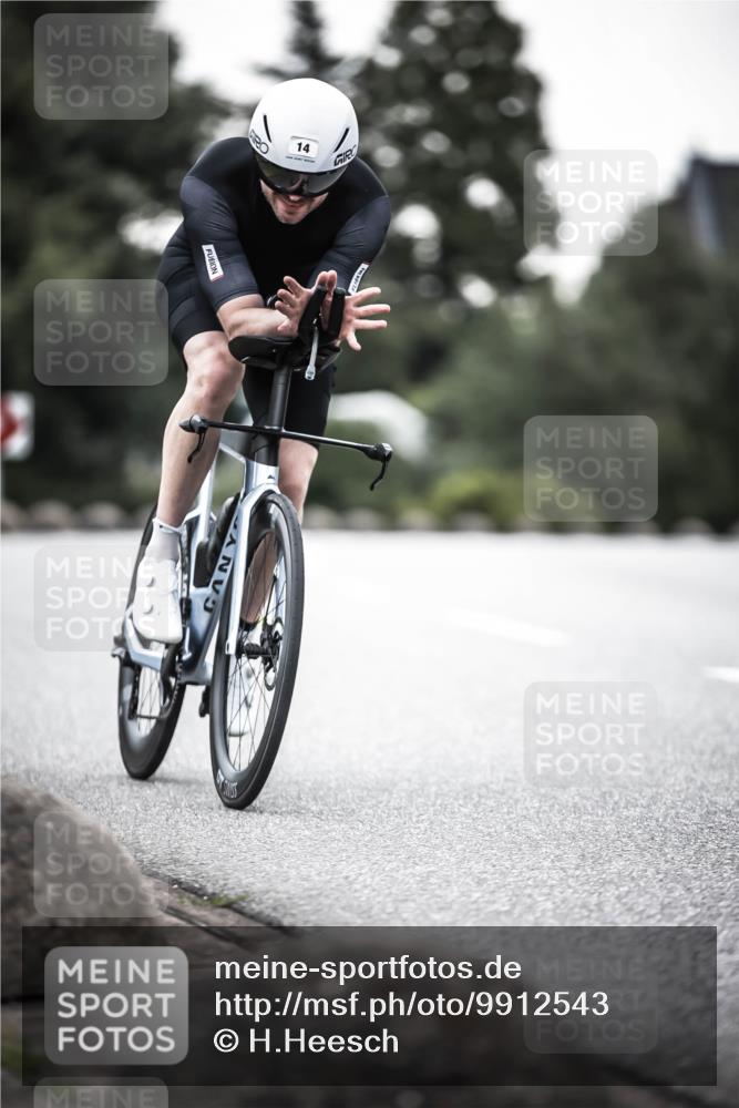 21.06.2026 - 29. Vierlanden-Triathlon H.Heesch http://msf.ph/oto/9912543 21.06.2026 09:56:23 Radfahren 14, 103 meine-sportfotos.de