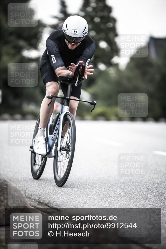 21.06.2026 - 29. Vierlanden-Triathlon H.Heesch http://msf.ph/oto/9912544 21.06.2026 09:56:23 Radfahren 14, 103 meine-sportfotos.de
