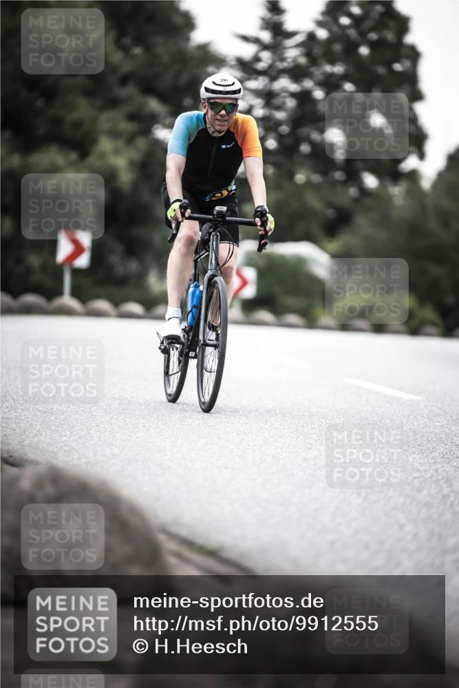 21.06.2026 - 29. Vierlanden-Triathlon H.Heesch http://msf.ph/oto/9912555 21.06.2026 09:56:34 Radfahren 103, 259, 291 meine-sportfotos.de