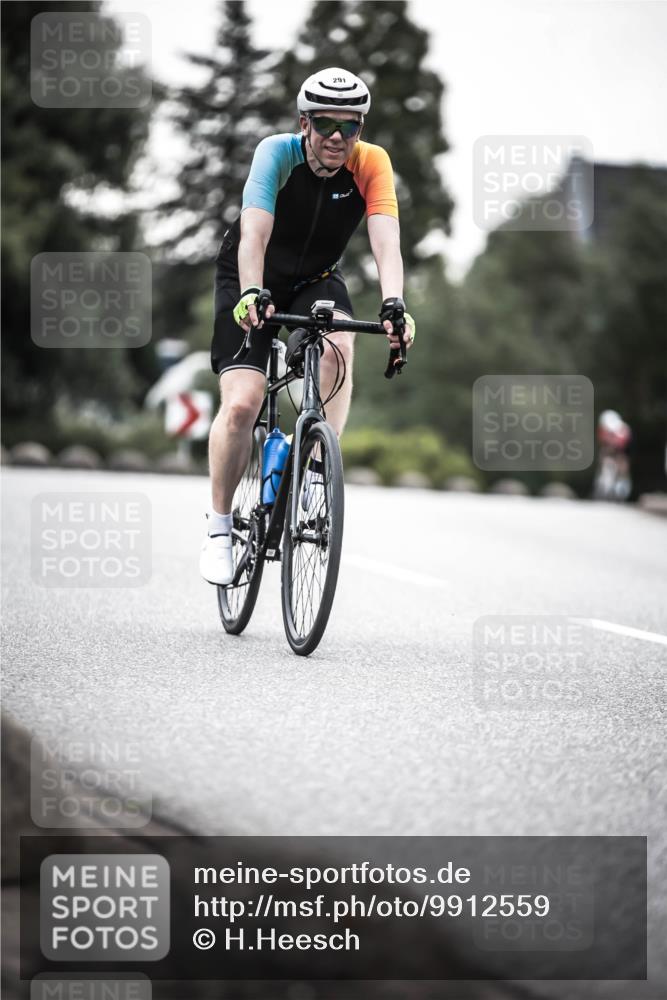 21.06.2026 - 29. Vierlanden-Triathlon H.Heesch http://msf.ph/oto/9912559 21.06.2026 09:56:34 Radfahren 103, 259, 291 meine-sportfotos.de