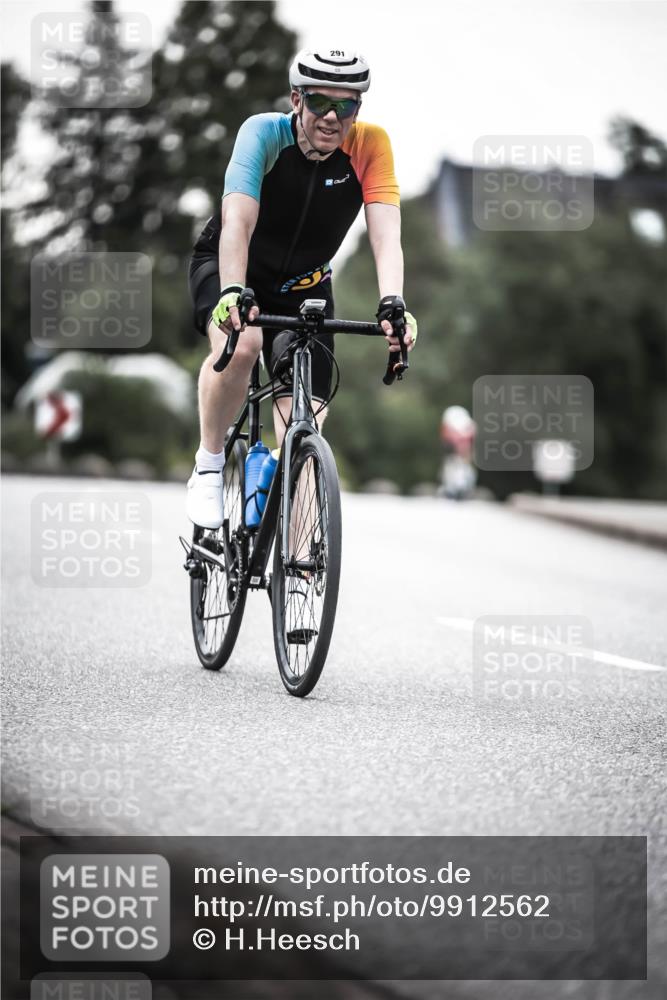 21.06.2026 - 29. Vierlanden-Triathlon H.Heesch http://msf.ph/oto/9912562 21.06.2026 09:56:34 Radfahren 103, 259, 291 meine-sportfotos.de