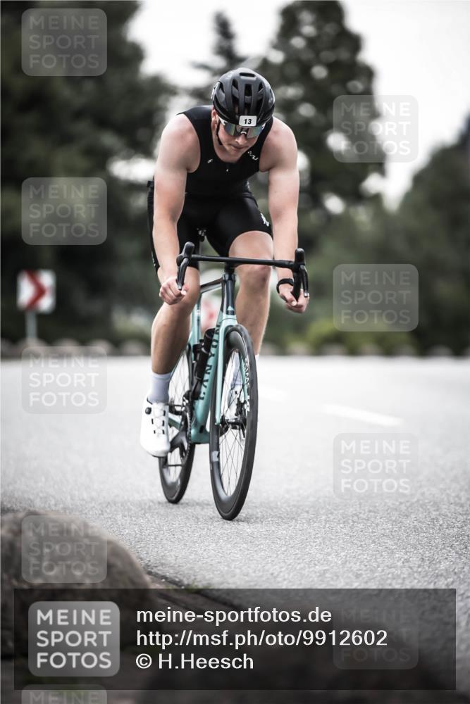 21.06.2026 - 29. Vierlanden-Triathlon H.Heesch http://msf.ph/oto/9912602 21.06.2026 09:56:47 Radfahren 12, 13 meine-sportfotos.de