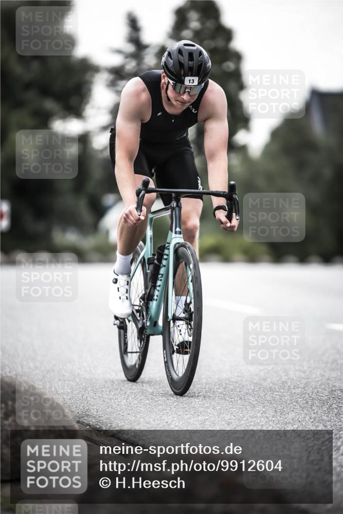 21.06.2026 - 29. Vierlanden-Triathlon H.Heesch http://msf.ph/oto/9912604 21.06.2026 09:56:47 Radfahren 12, 13 meine-sportfotos.de