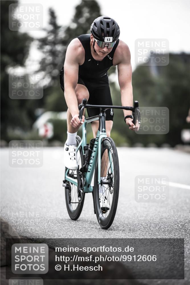 21.06.2026 - 29. Vierlanden-Triathlon H.Heesch http://msf.ph/oto/9912606 21.06.2026 09:56:47 Radfahren 12, 13 meine-sportfotos.de