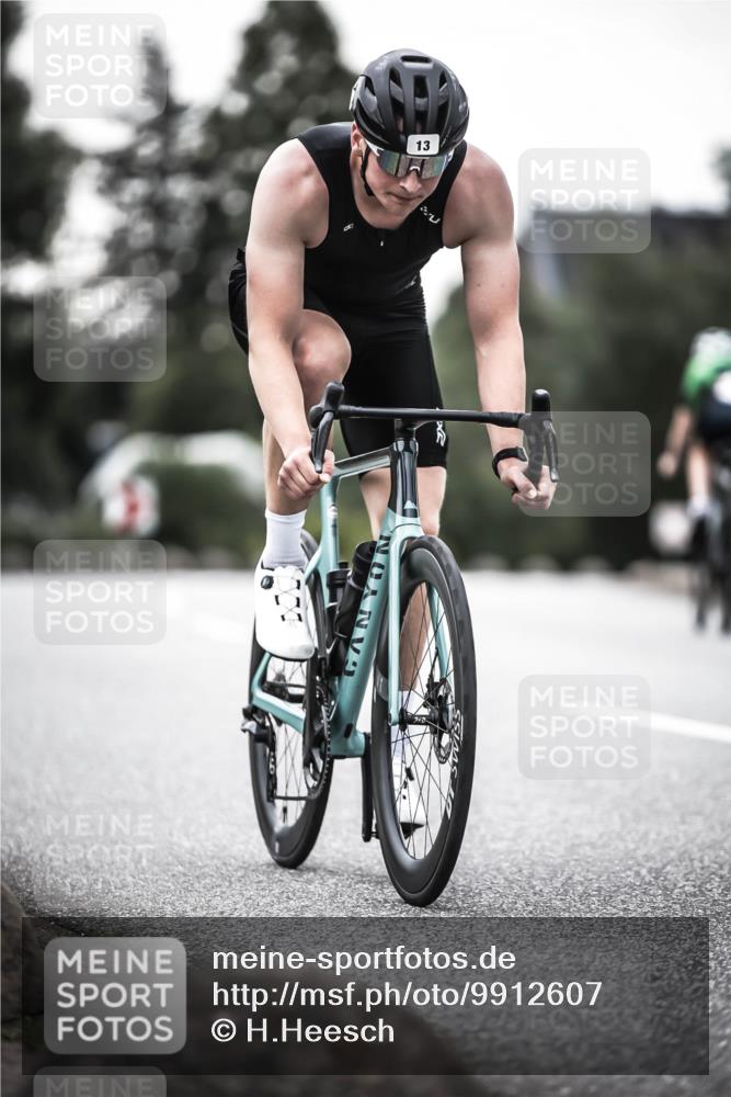 21.06.2026 - 29. Vierlanden-Triathlon H.Heesch http://msf.ph/oto/9912607 21.06.2026 09:56:47 Radfahren 12, 13 meine-sportfotos.de