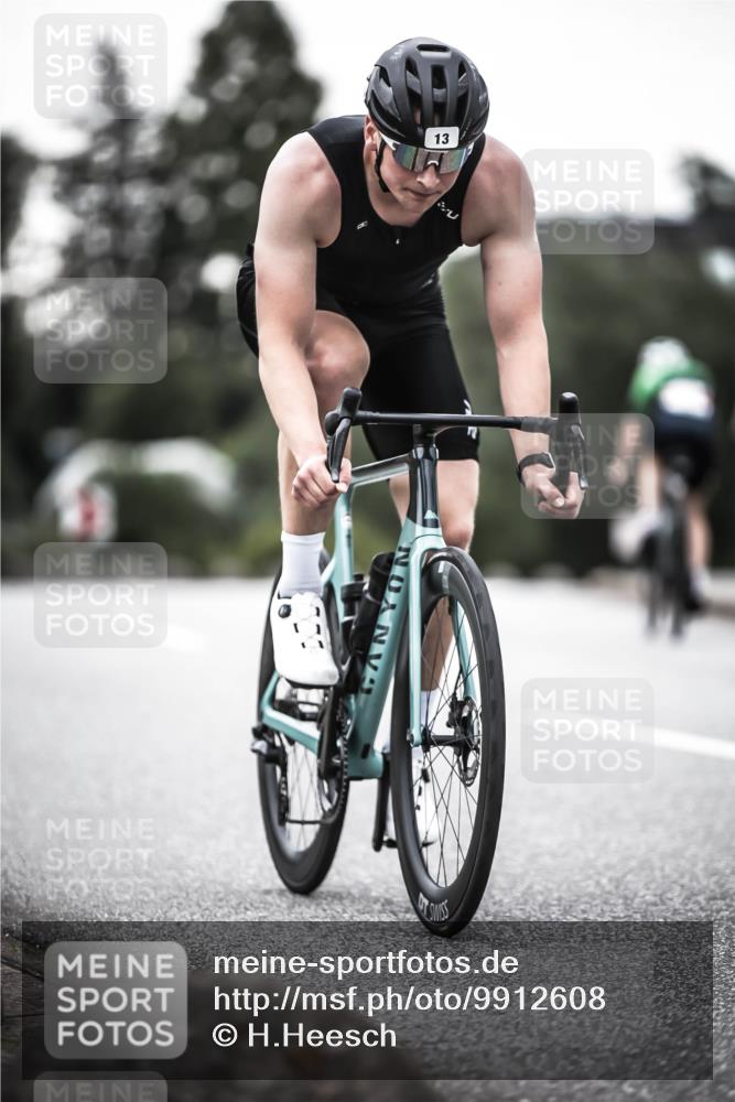 21.06.2026 - 29. Vierlanden-Triathlon H.Heesch http://msf.ph/oto/9912608 21.06.2026 09:56:47 Radfahren 12, 13 meine-sportfotos.de