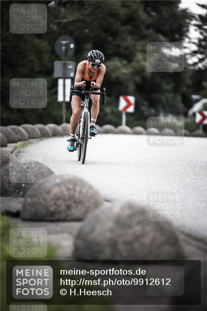 21.06.2026 - 29. Vierlanden-Triathlon H.Heesch http://msf.ph/oto/9912612 21.06.2026 09:57:08 Radfahren 243, 253 meine-sportfotos.de