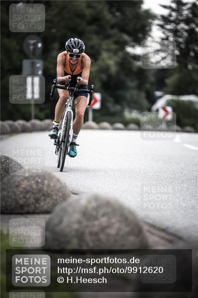 21.06.2026 - 29. Vierlanden-Triathlon H.Heesch http://msf.ph/oto/9912620 21.06.2026 09:57:08 Radfahren 243, 253 meine-sportfotos.de