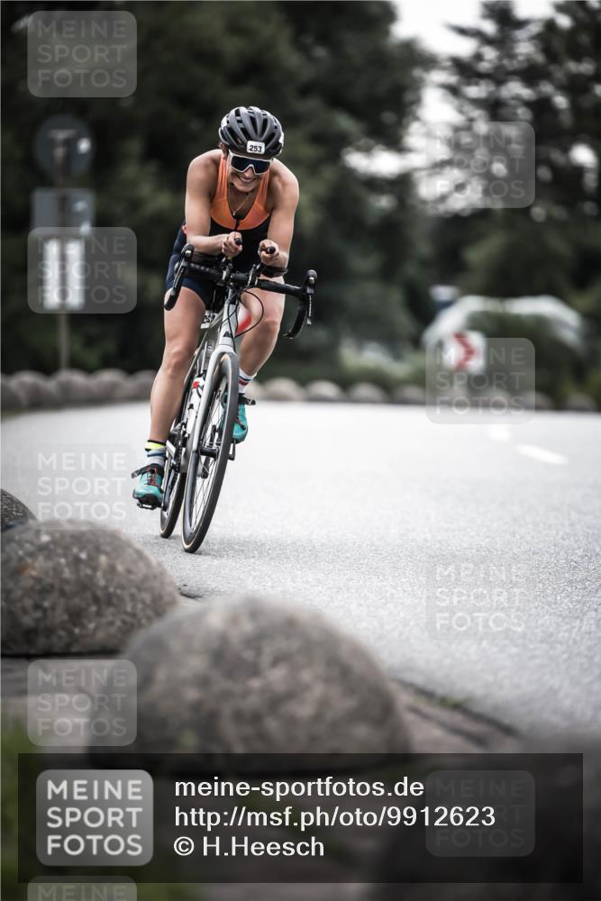 21.06.2026 - 29. Vierlanden-Triathlon H.Heesch http://msf.ph/oto/9912623 21.06.2026 09:57:08 Radfahren 243, 253 meine-sportfotos.de