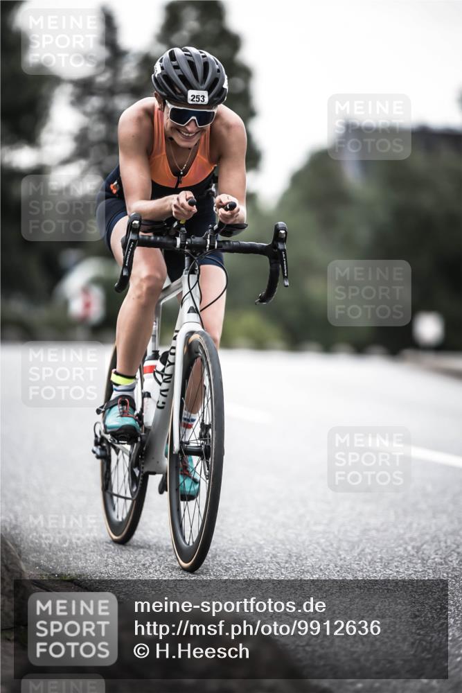 21.06.2026 - 29. Vierlanden-Triathlon H.Heesch http://msf.ph/oto/9912636 21.06.2026 09:57:09 Radfahren 243, 253 meine-sportfotos.de