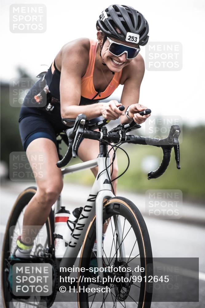21.06.2026 - 29. Vierlanden-Triathlon H.Heesch http://msf.ph/oto/9912645 21.06.2026 09:57:09 Radfahren 243, 253 meine-sportfotos.de