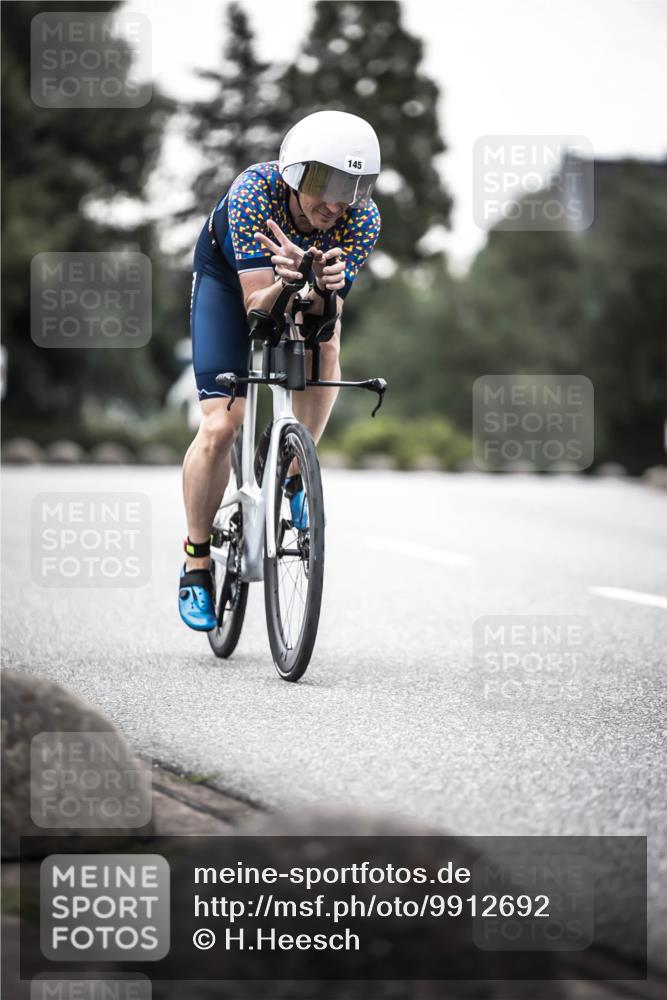 21.06.2026 - 29. Vierlanden-Triathlon H.Heesch http://msf.ph/oto/9912692 21.06.2026 09:57:49 Radfahren 145, 147 meine-sportfotos.de