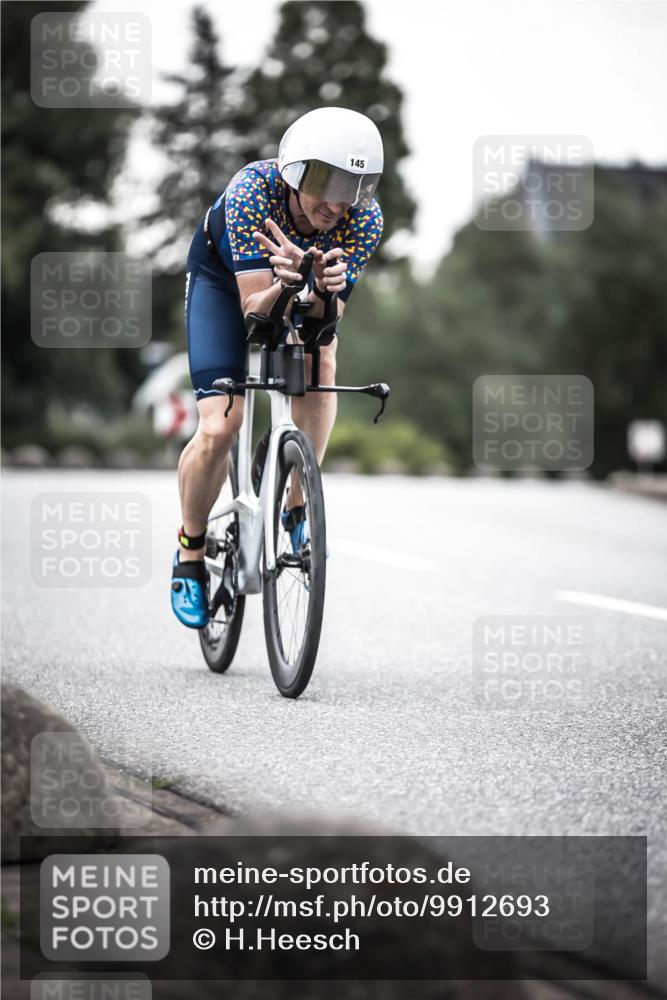 21.06.2026 - 29. Vierlanden-Triathlon H.Heesch http://msf.ph/oto/9912693 21.06.2026 09:57:49 Radfahren 145, 147 meine-sportfotos.de