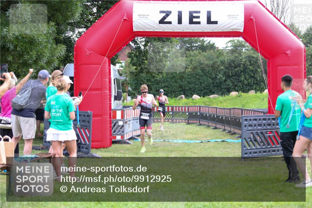 21.06.2026 - 29. Vierlanden-Triathlon Andreas Tolksdorf http://msf.ph/oto/9912925 21.06.2026 10:55:40 Ziel  meine-sportfotos.de