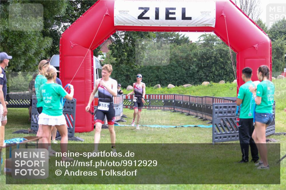 21.06.2026 - 29. Vierlanden-Triathlon Andreas Tolksdorf http://msf.ph/oto/9912929 21.06.2026 10:55:43 Ziel 339 meine-sportfotos.de
