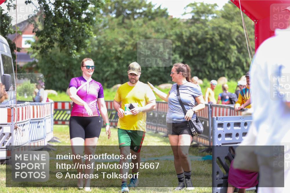 21.06.2026 - 29. Vierlanden-Triathlon Andreas Tolksdorf http://msf.ph/oto/9915667 21.06.2026 14:01:44 Ziel 894 meine-sportfotos.de