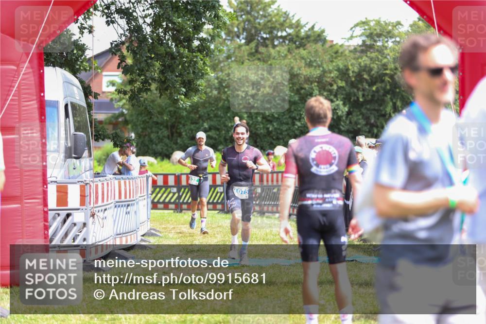 21.06.2026 - 29. Vierlanden-Triathlon Andreas Tolksdorf http://msf.ph/oto/9915681 21.06.2026 14:02:04 Ziel 632, 1075 meine-sportfotos.de