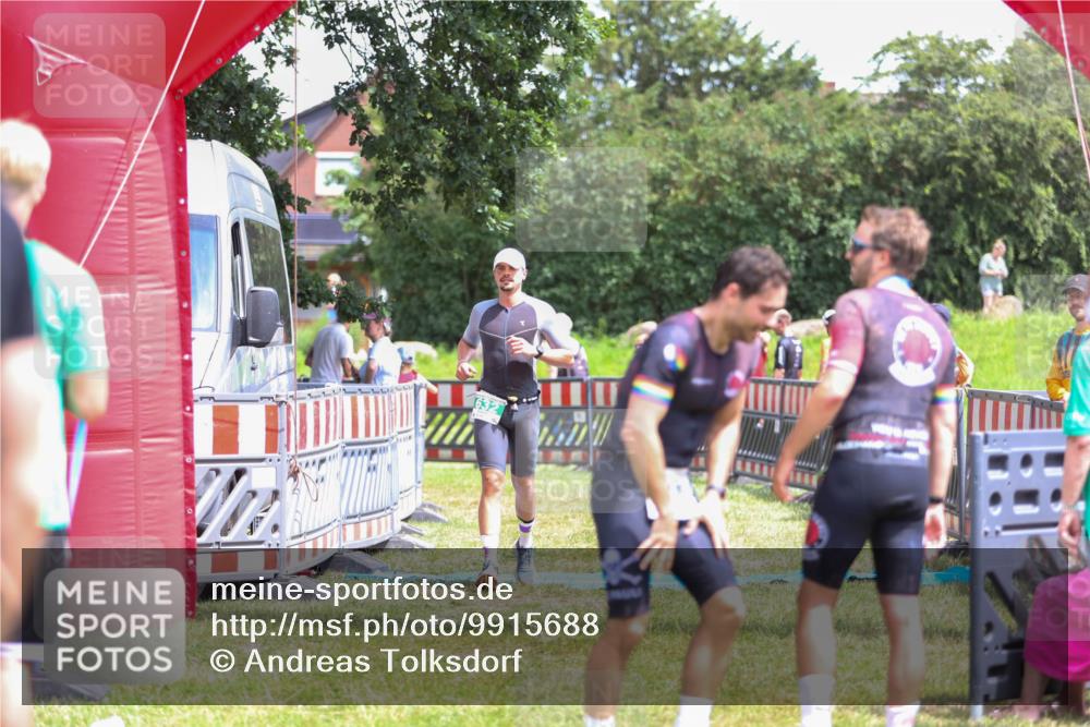 21.06.2026 - 29. Vierlanden-Triathlon Andreas Tolksdorf http://msf.ph/oto/9915688 21.06.2026 14:02:08 Ziel 632, 1075 meine-sportfotos.de