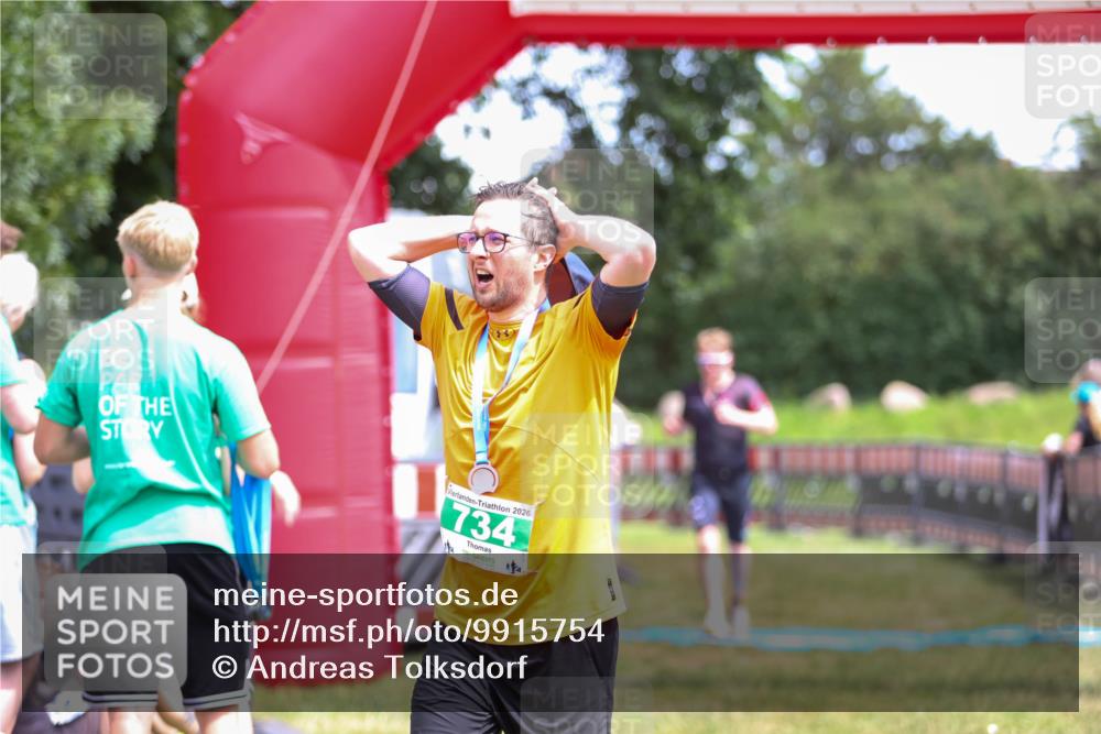 21.06.2026 - 29. Vierlanden-Triathlon Andreas Tolksdorf http://msf.ph/oto/9915754 21.06.2026 14:03:59 Ziel 1078 meine-sportfotos.de