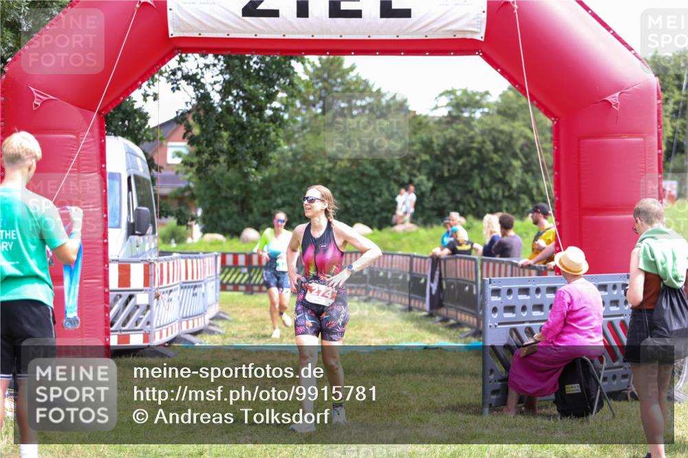 21.06.2026 - 29. Vierlanden-Triathlon Andreas Tolksdorf http://msf.ph/oto/9915781 21.06.2026 14:04:14 Ziel 274, 874 meine-sportfotos.de
