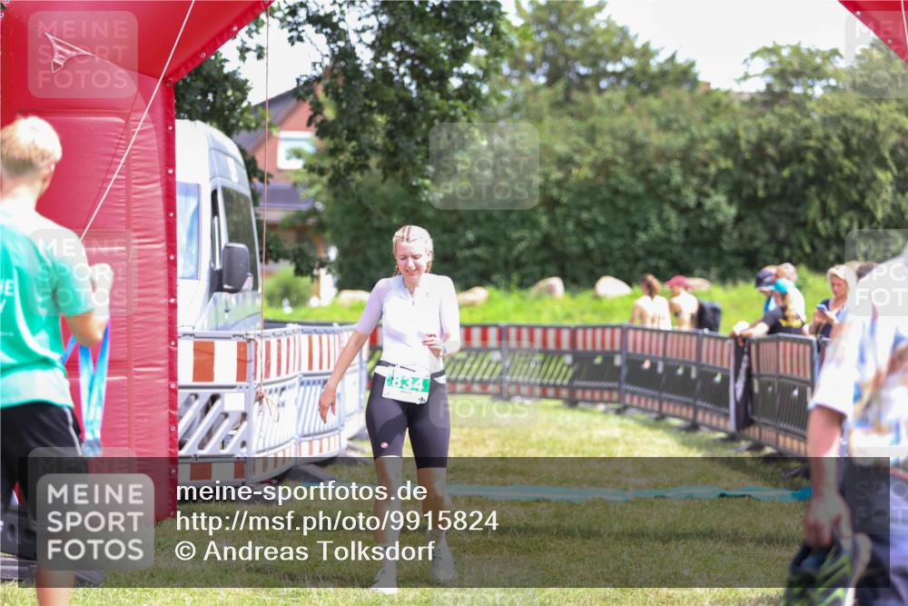 21.06.2026 - 29. Vierlanden-Triathlon Andreas Tolksdorf http://msf.ph/oto/9915824 21.06.2026 14:05:13 Ziel 834, 1030 meine-sportfotos.de