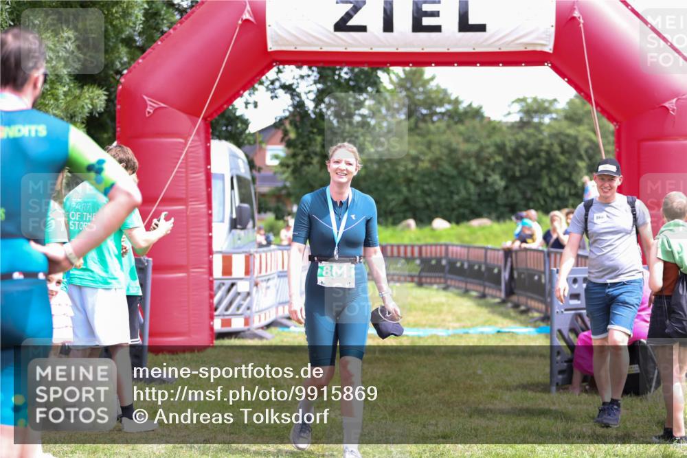21.06.2026 - 29. Vierlanden-Triathlon Andreas Tolksdorf http://msf.ph/oto/9915869 21.06.2026 14:05:52 Ziel  meine-sportfotos.de