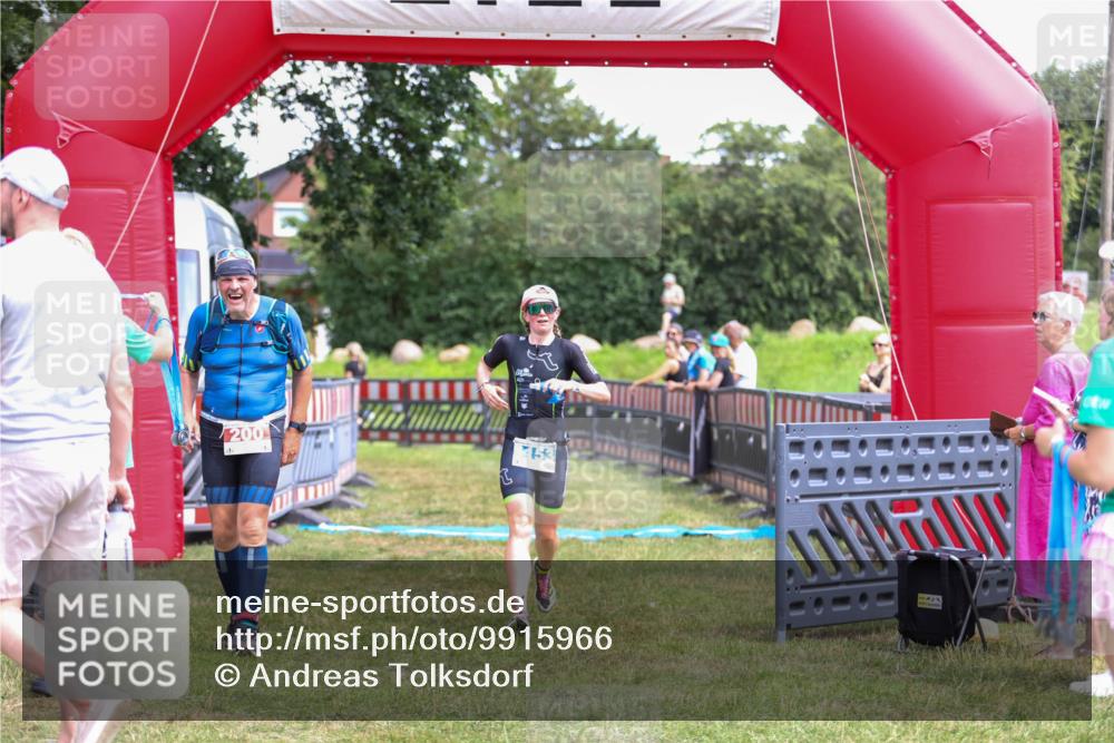 21.06.2026 - 29. Vierlanden-Triathlon Andreas Tolksdorf http://msf.ph/oto/9915966 21.06.2026 14:11:30 Ziel 200, 1153 meine-sportfotos.de