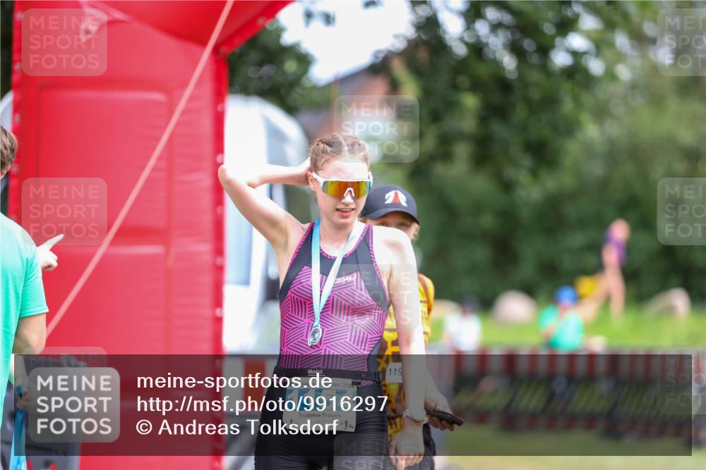 21.06.2026 - 29. Vierlanden-Triathlon Andreas Tolksdorf http://msf.ph/oto/9916297 21.06.2026 14:18:02 Ziel 1164 meine-sportfotos.de