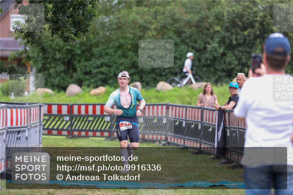 21.06.2026 - 29. Vierlanden-Triathlon Andreas Tolksdorf http://msf.ph/oto/9916336 21.06.2026 14:29:35 Ziel 41, 1186 meine-sportfotos.de