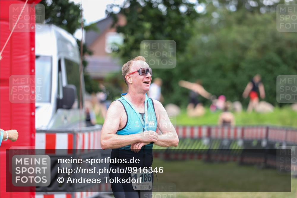 21.06.2026 - 29. Vierlanden-Triathlon Andreas Tolksdorf http://msf.ph/oto/9916346 21.06.2026 14:29:51 Ziel 1186 meine-sportfotos.de