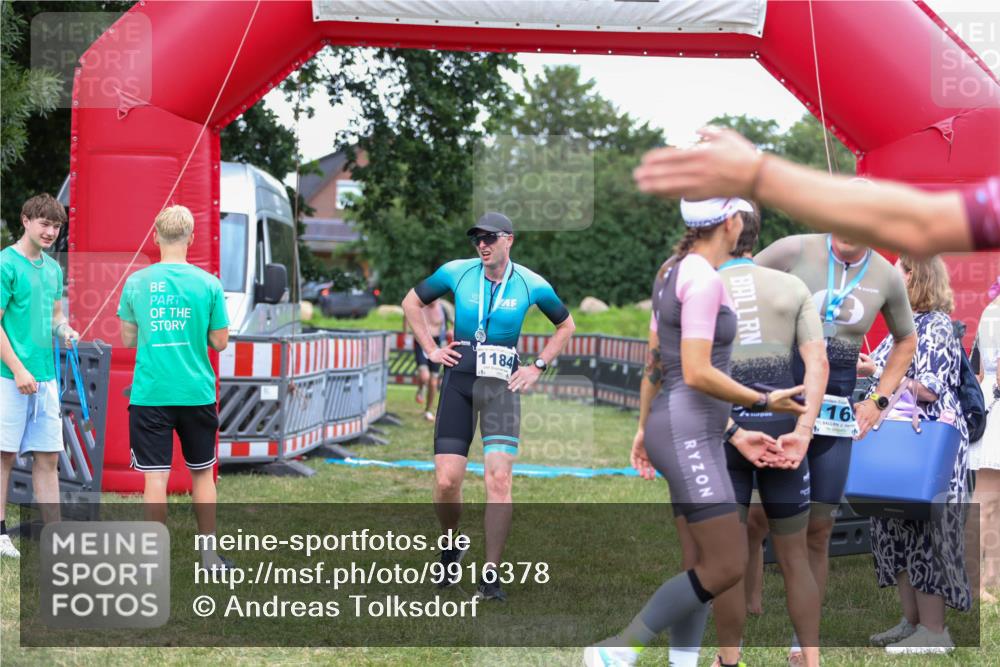 21.06.2026 - 29. Vierlanden-Triathlon Andreas Tolksdorf http://msf.ph/oto/9916378 21.06.2026 14:30:28 Ziel 1137, 1167 meine-sportfotos.de