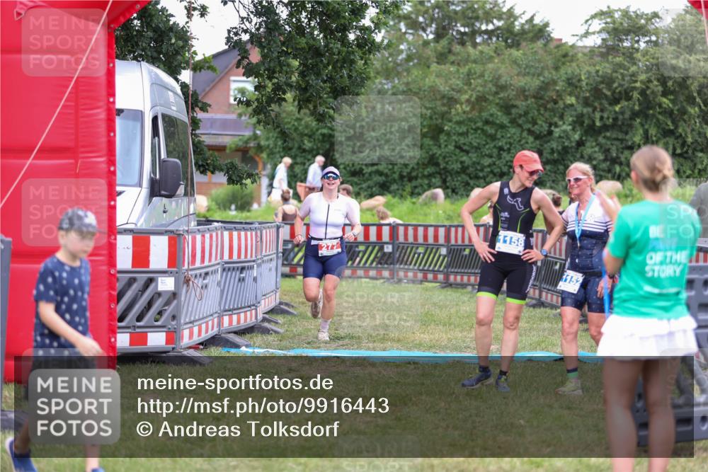 21.06.2026 - 29. Vierlanden-Triathlon Andreas Tolksdorf http://msf.ph/oto/9916443 21.06.2026 14:31:23 Ziel 277 meine-sportfotos.de