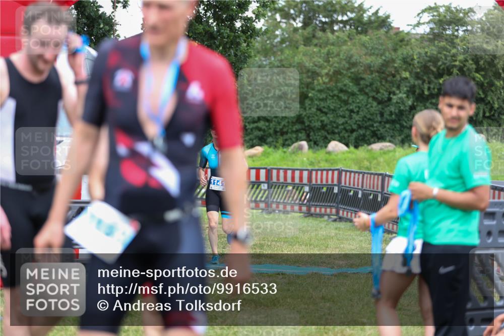 21.06.2026 - 29. Vierlanden-Triathlon Andreas Tolksdorf http://msf.ph/oto/9916533 21.06.2026 14:33:37 Ziel 1141, 1227 meine-sportfotos.de