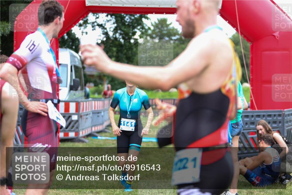 21.06.2026 - 29. Vierlanden-Triathlon Andreas Tolksdorf http://msf.ph/oto/9916543 21.06.2026 14:33:42 Ziel 1095, 1141, 1227 meine-sportfotos.de