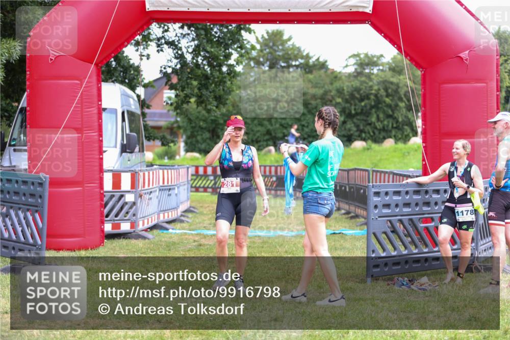 21.06.2026 - 29. Vierlanden-Triathlon Andreas Tolksdorf http://msf.ph/oto/9916798 21.06.2026 14:45:46 Ziel 281 meine-sportfotos.de