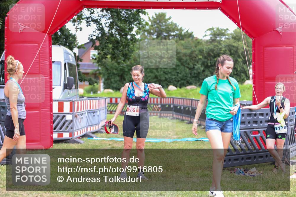 21.06.2026 - 29. Vierlanden-Triathlon Andreas Tolksdorf http://msf.ph/oto/9916805 21.06.2026 14:45:52 Ziel  meine-sportfotos.de