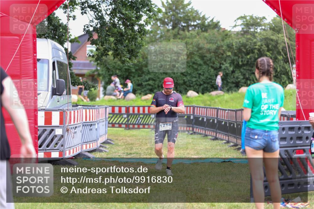 21.06.2026 - 29. Vierlanden-Triathlon Andreas Tolksdorf http://msf.ph/oto/9916830 21.06.2026 14:46:59 Ziel 1214 meine-sportfotos.de