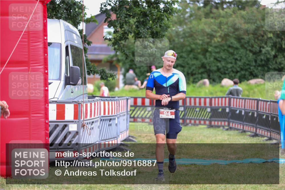 21.06.2026 - 29. Vierlanden-Triathlon Andreas Tolksdorf http://msf.ph/oto/9916887 21.06.2026 14:48:14 Ziel 94 meine-sportfotos.de