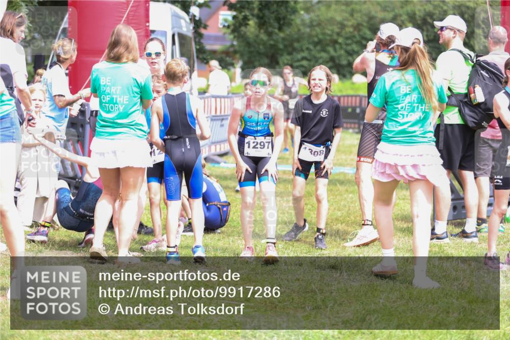 21.06.2026 - 29. Vierlanden-Triathlon Andreas Tolksdorf http://msf.ph/oto/9917286 21.06.2026 15:08:59 Ziel 1254, 1297 meine-sportfotos.de