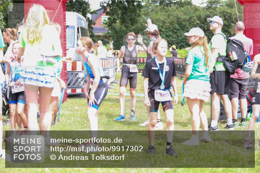 21.06.2026 - 29. Vierlanden-Triathlon Andreas Tolksdorf http://msf.ph/oto/9917302 21.06.2026 15:09:03 Ziel 1254 meine-sportfotos.de