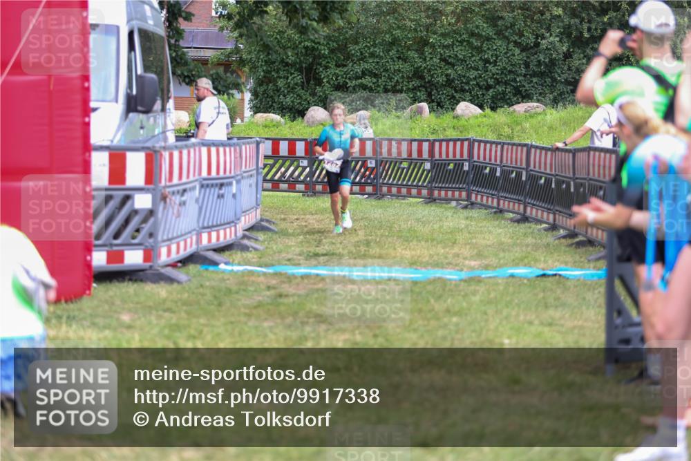 21.06.2026 - 29. Vierlanden-Triathlon Andreas Tolksdorf http://msf.ph/oto/9917338 21.06.2026 15:10:09 Ziel 1282 meine-sportfotos.de