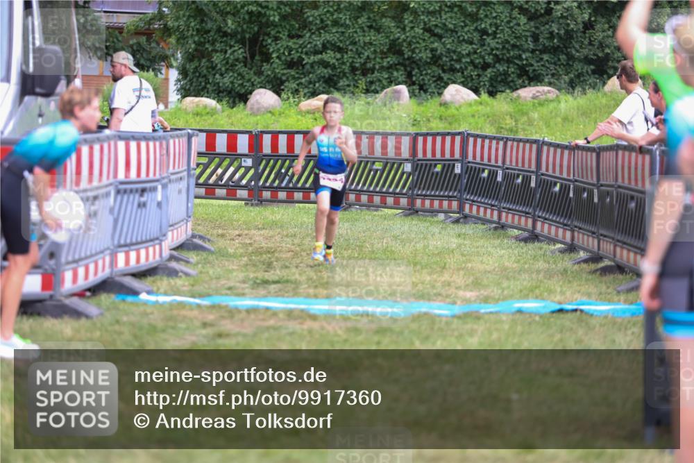 21.06.2026 - 29. Vierlanden-Triathlon Andreas Tolksdorf http://msf.ph/oto/9917360 21.06.2026 15:10:21 Ziel 1287, 1334 meine-sportfotos.de