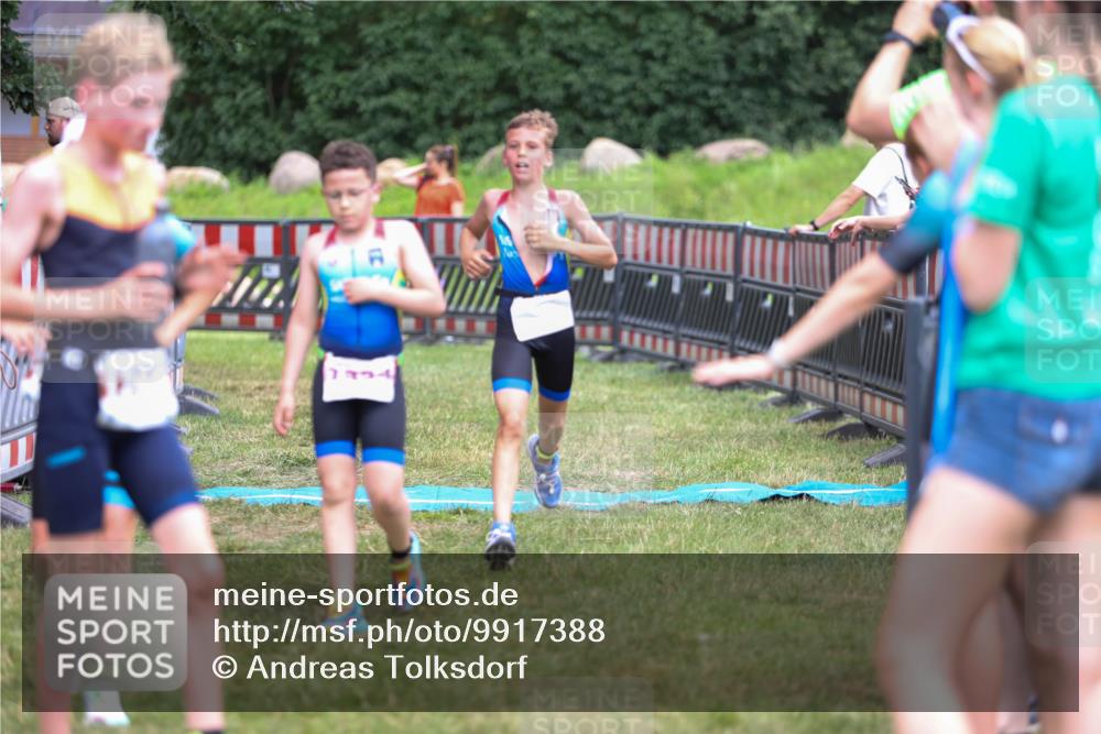21.06.2026 - 29. Vierlanden-Triathlon Andreas Tolksdorf http://msf.ph/oto/9917388 21.06.2026 15:10:25 Ziel 1287, 1334 meine-sportfotos.de